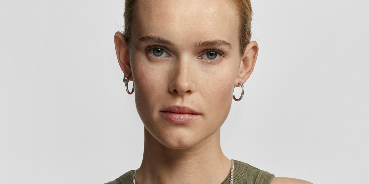 How to combine hoop earrings with your outfit