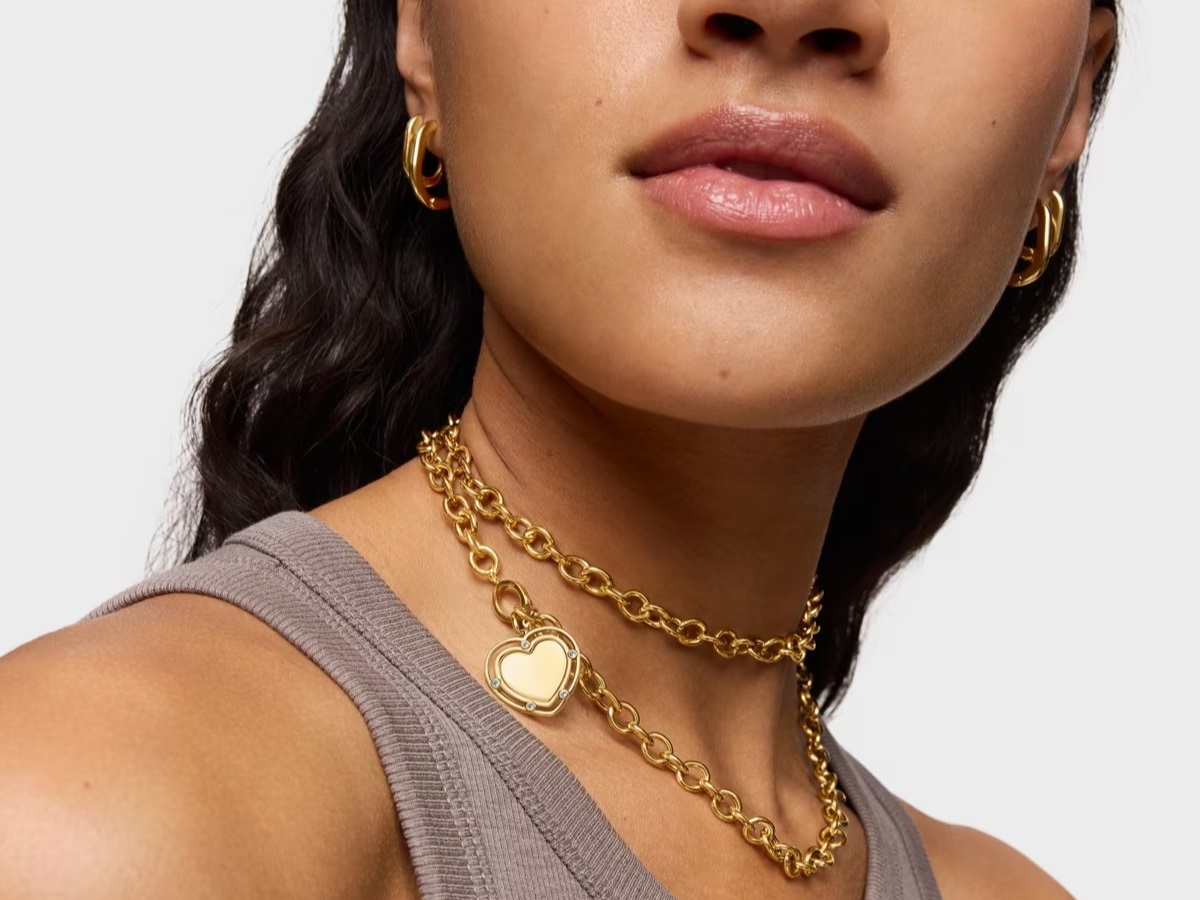 Pozłacany wisiorek ze srebra pokrytego 18-karatowym złotem z motywem serca i topazami Medallions TOUS