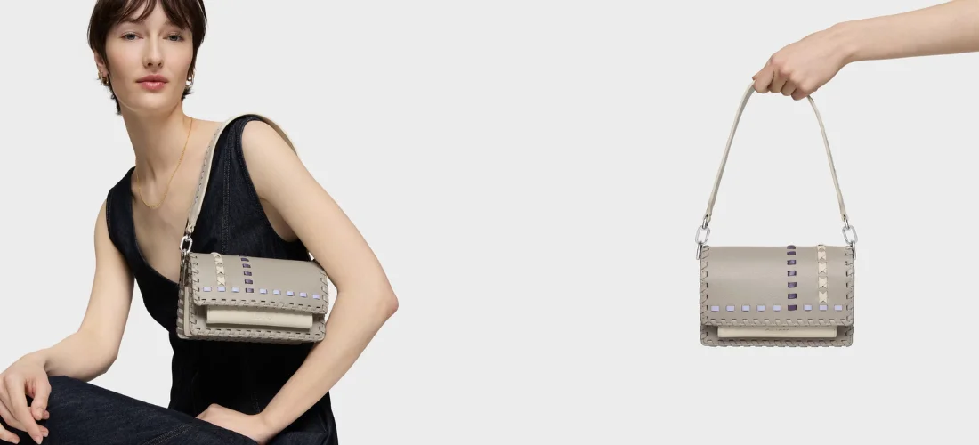 modelo con bolso al hombro rectangular