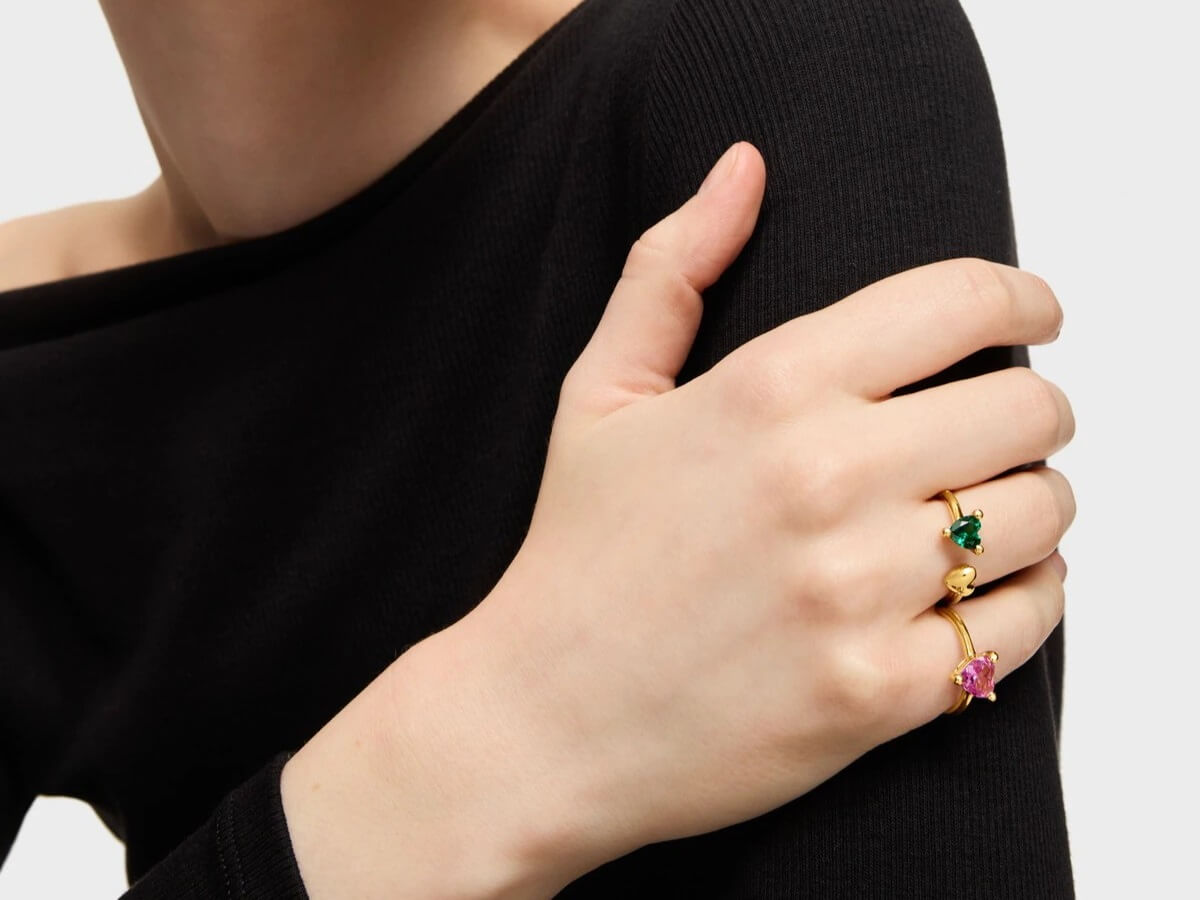 Otwarty Pierścionek ze srebra pokrytego złotem 18-karatowym z laboratoryjnie hodowanym szmaragdem Garden Of Love LGG