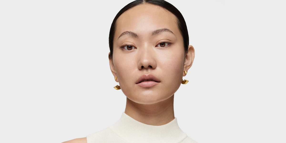 Apuéstalo todo a un color: crea tu look monocromático con accesorios y joyas