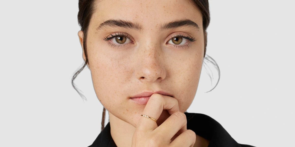 5 consejos para combinar su anillo de compromiso y su alianza